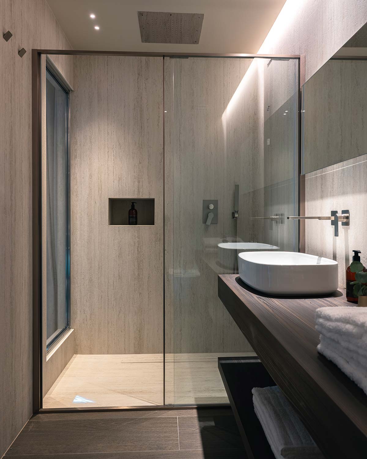 Bartorelli-room-amber-11